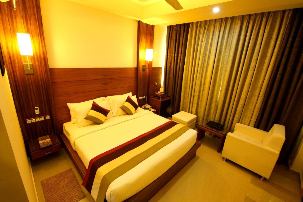 Hotel Hillway Park Kollam Buitenkant foto
