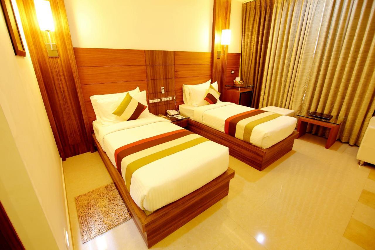 Hotel Hillway Park Kollam Buitenkant foto